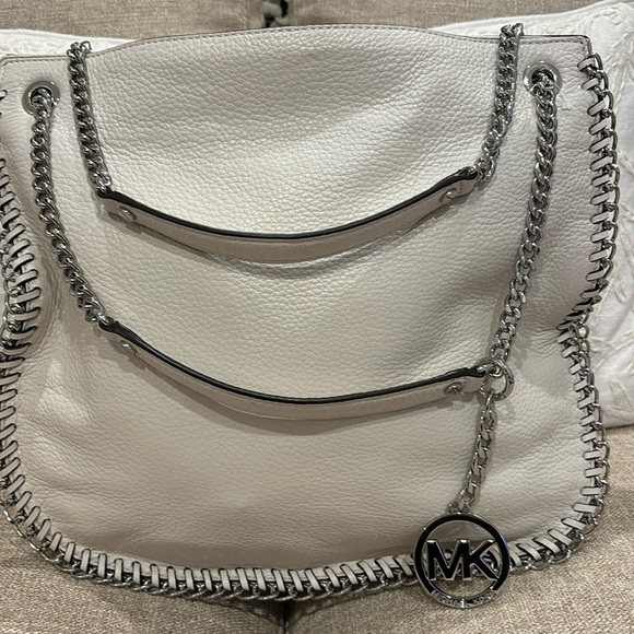 FINAL PRICE~Michael Kors Winter White Pebbled Leather Shoulder Bag~EUC - Picture 1 of 16